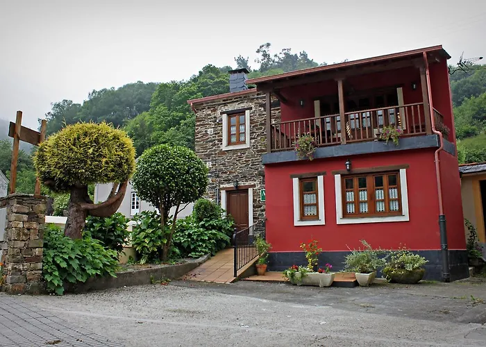 Apartamentos El Llago